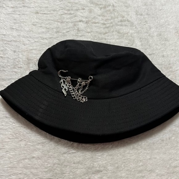 Black Fabric Bucket Hat With Chain Bling Size 58 - Picture 3 of 6